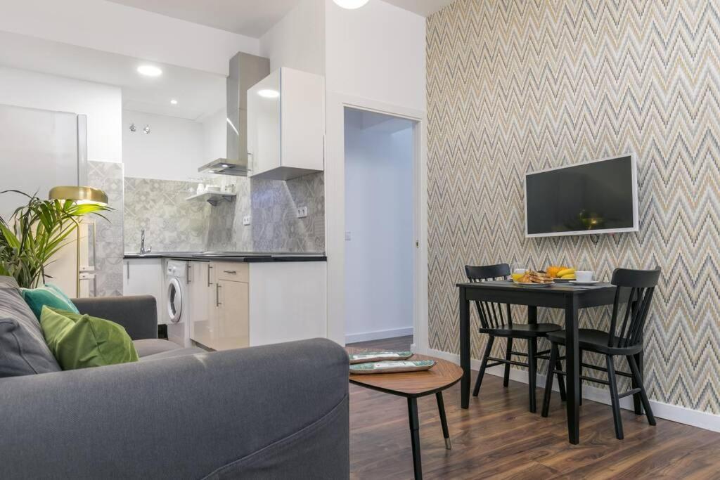 Apartamentos Plaza De Pedro Zerolo I Madri Exterior foto