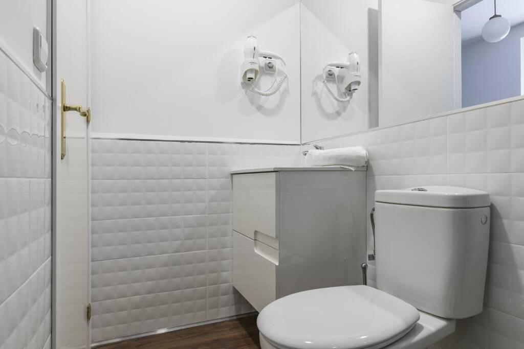 Apartamentos Plaza De Pedro Zerolo I Madri Exterior foto