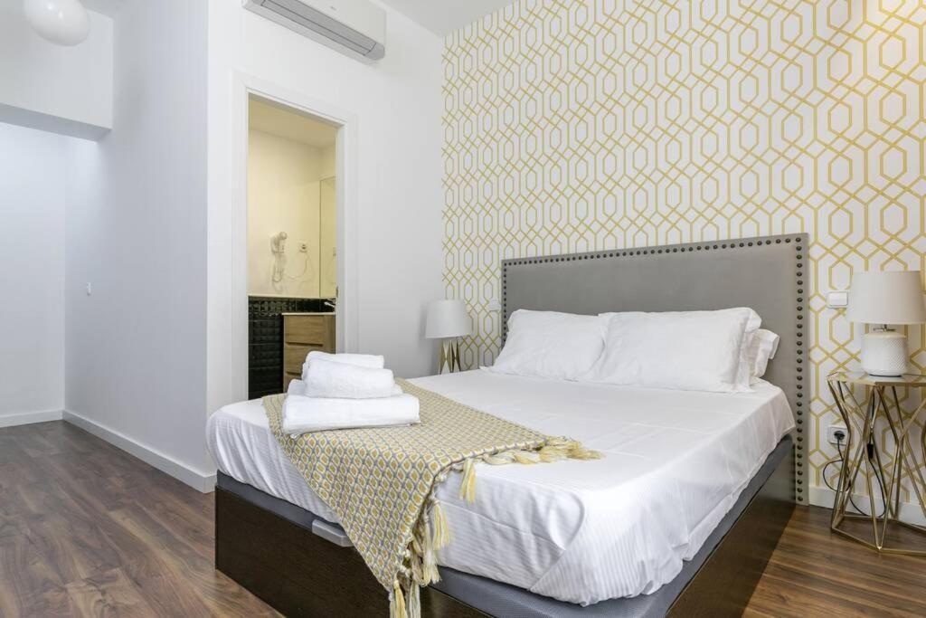 Apartamentos Plaza De Pedro Zerolo I Madri Exterior foto