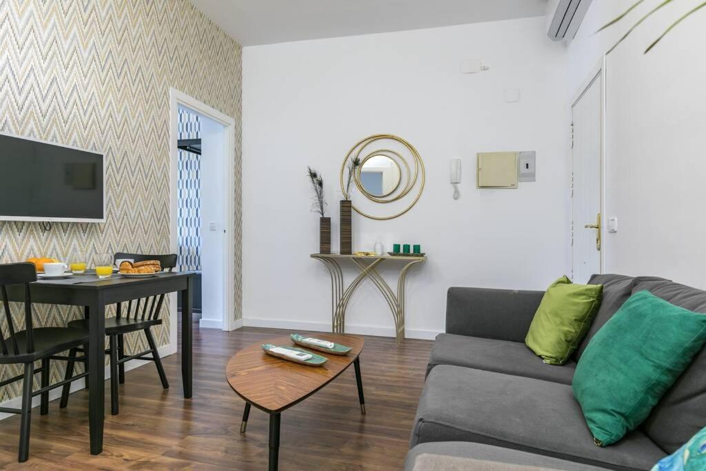 Apartamentos Plaza De Pedro Zerolo I Madri Exterior foto